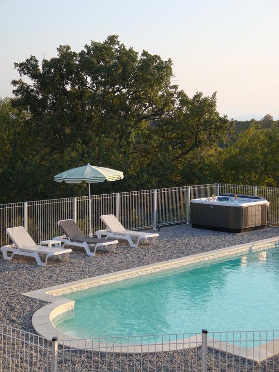 Les Villas De Perret Joyeuse Exterior foto